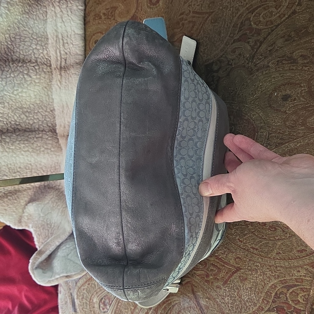 Coach Wave Patchwork Rare Shoulderbag F10653 2006 $350 Estimated Retail GUC - Picture 7 of 16